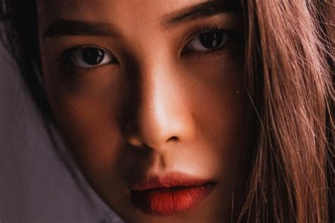 5 Signs a Filipina Likes You and Is Ready to Heat Things Up.